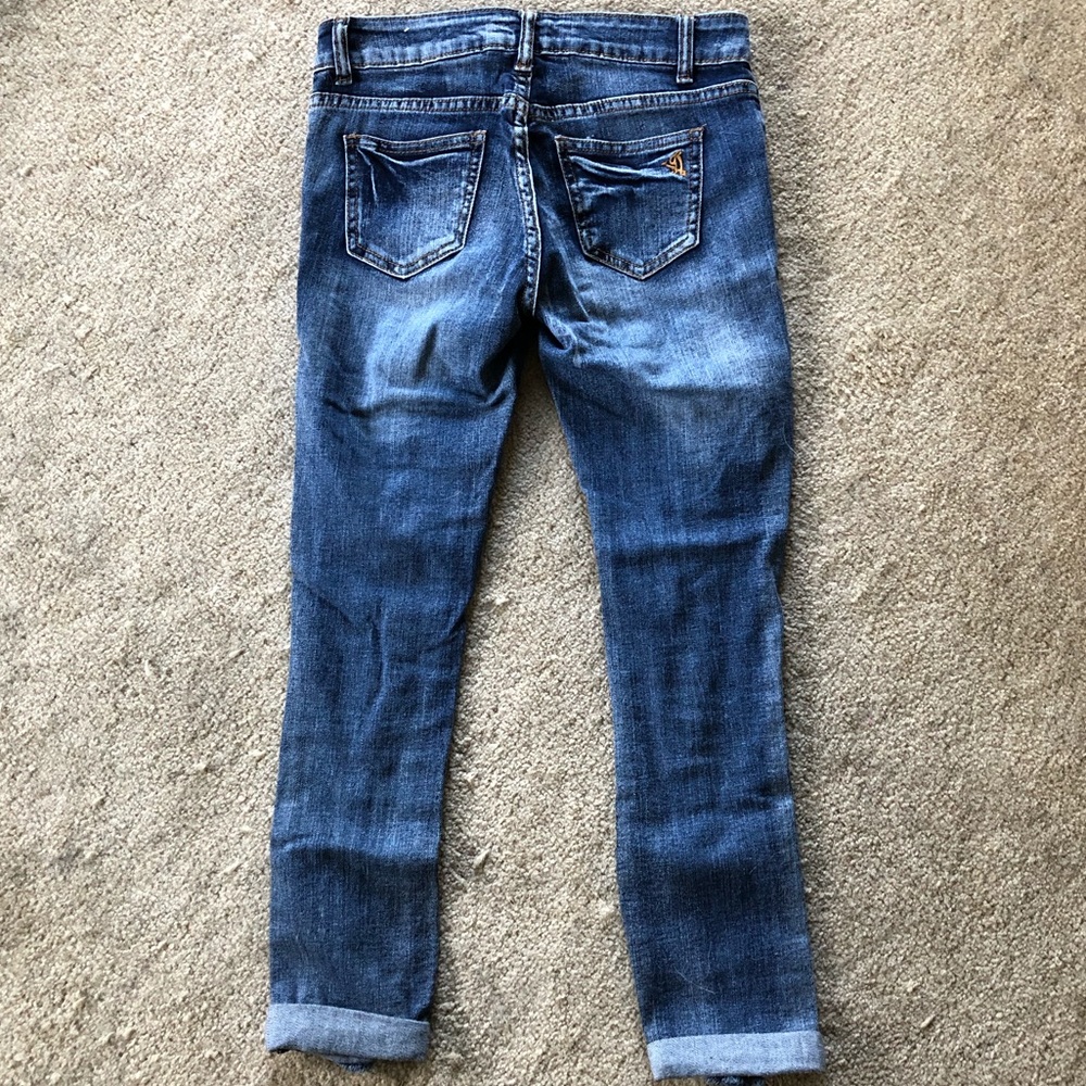 VIP Jeans capris - Picture 2 of 3